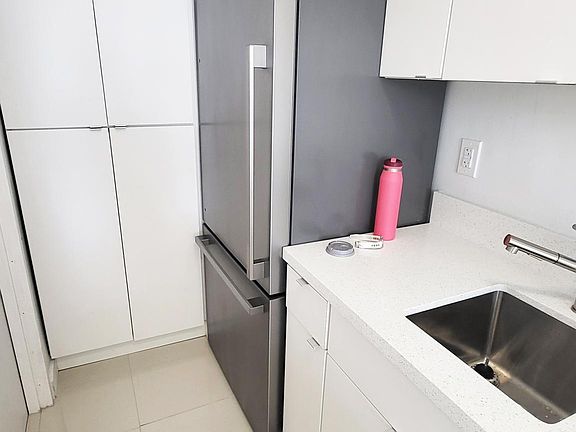 3rd image of 1255 Collins Ave APT 804