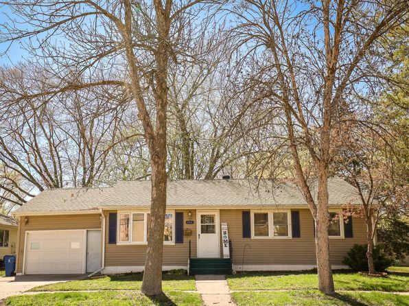 211 Beech St, Chaska, MN 55318