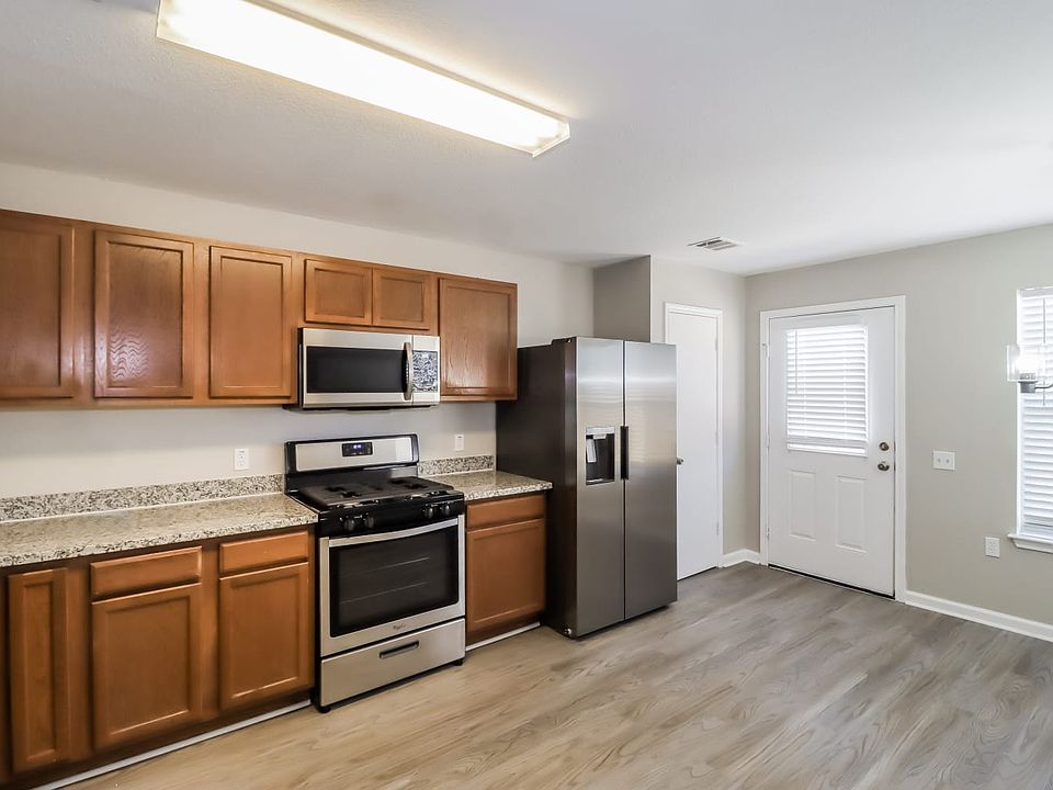 1st image of 17813 Golden Valley Dr