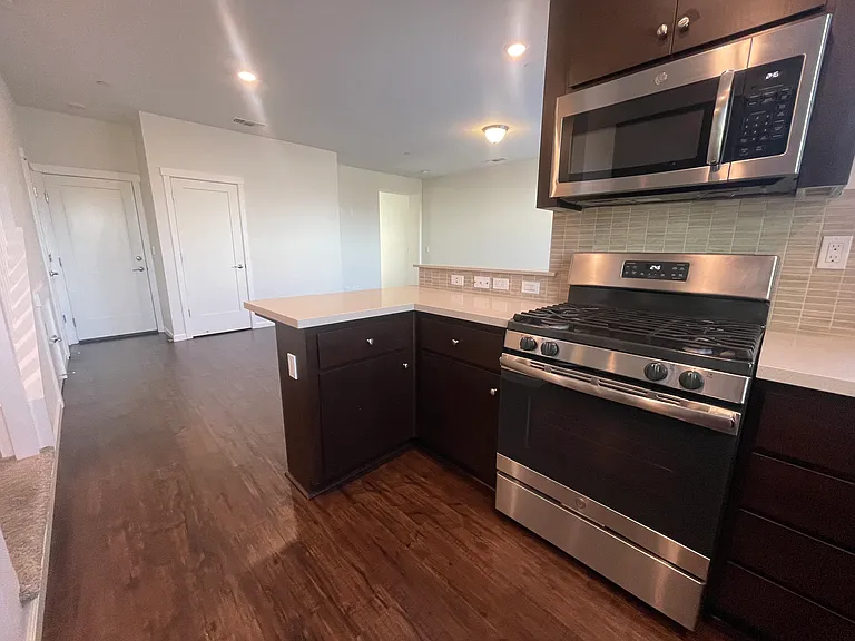 515 Deep Rose Pl — Photo 7