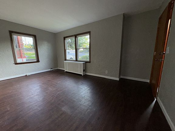 3rd image of 2910 Boudinot Ave #1