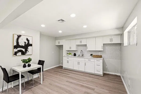 3 bed, 1673 sqft, $2,850 — Photo 2