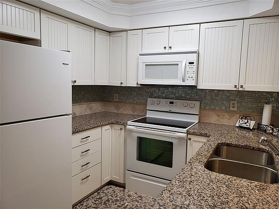 4th image of 19505 Quesada Ave Unit Oo203