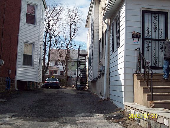 2nd image of 122 Wildwood Ave