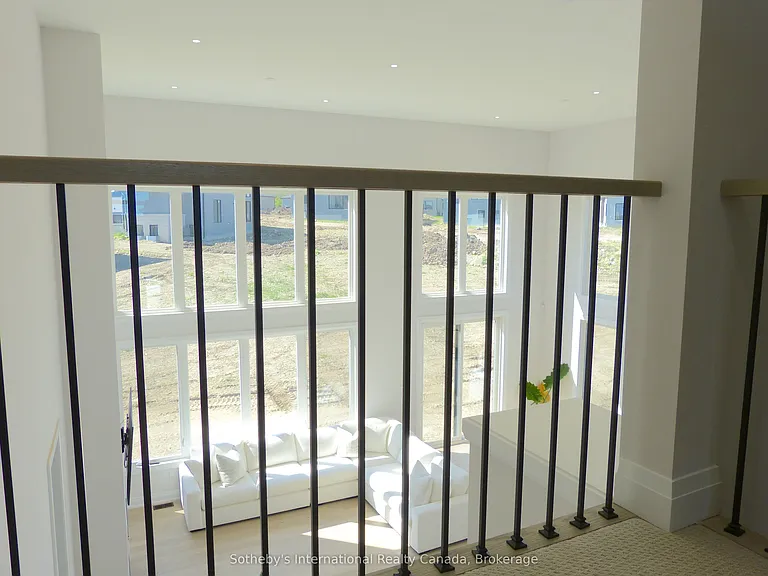 102 Sladden Ct — Photo 17