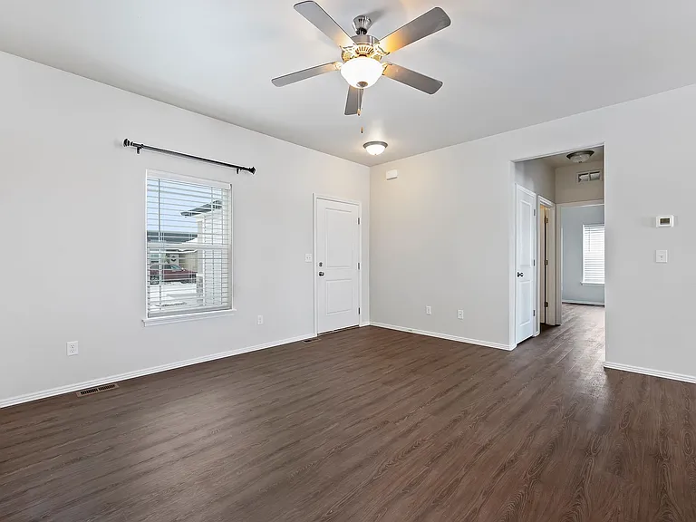 397 Marjorie St — Photo 14