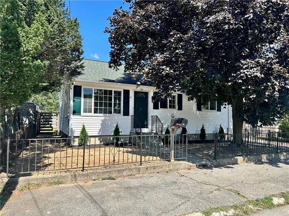 30 Manuel St, Pawtucket, RI 02861