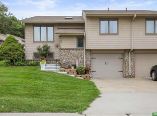 102 Arbor Ridge Ln, Council Bluffs, IA 51503