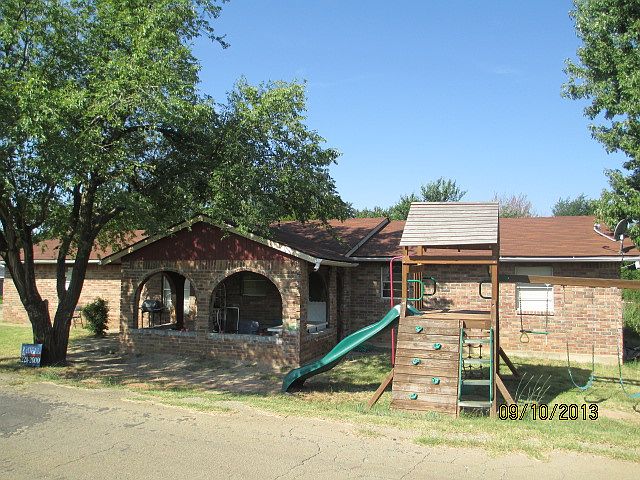 2nd image of 601 Sullivan St