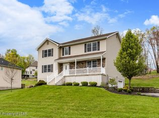 9 General Pulaski St, Mountain Top, PA 18707
