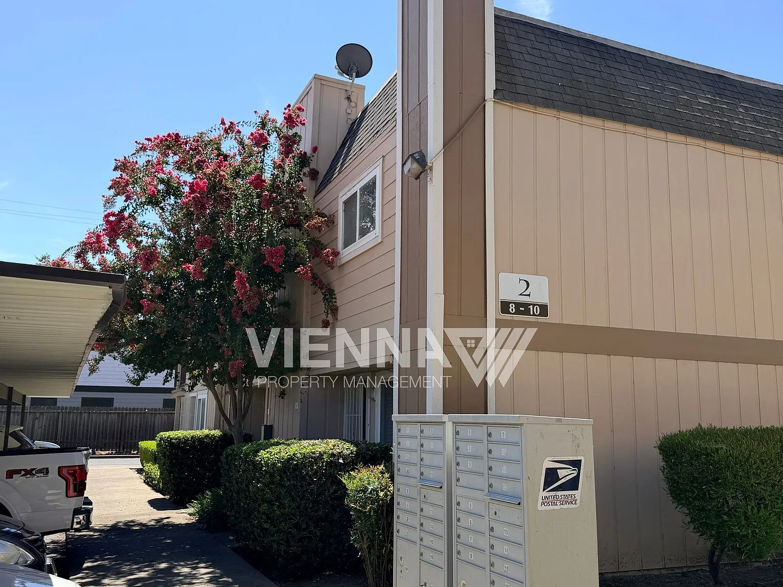 2 bed, 1.5 bath, 1046 sqft, $1,700 — Photo 3