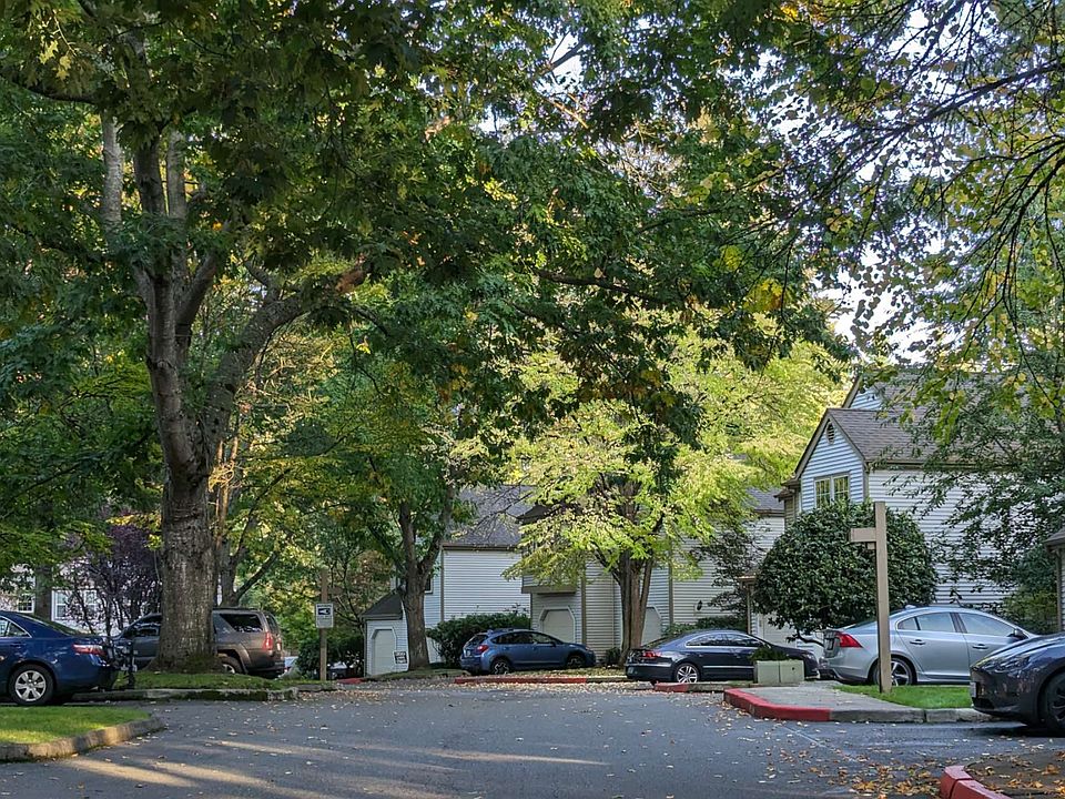 1st image of 10151 NE 135th Ln