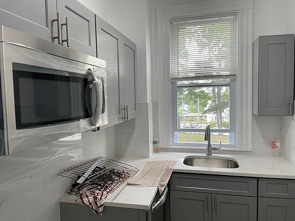 4th image of 48 Grandview Ave #2