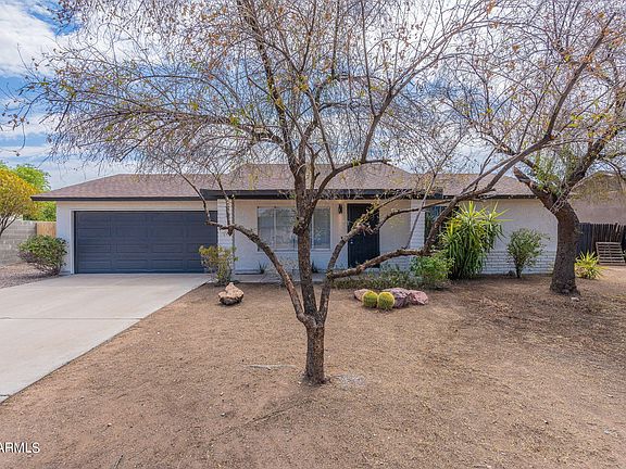 3rd image of 19843 N 33RD Drive