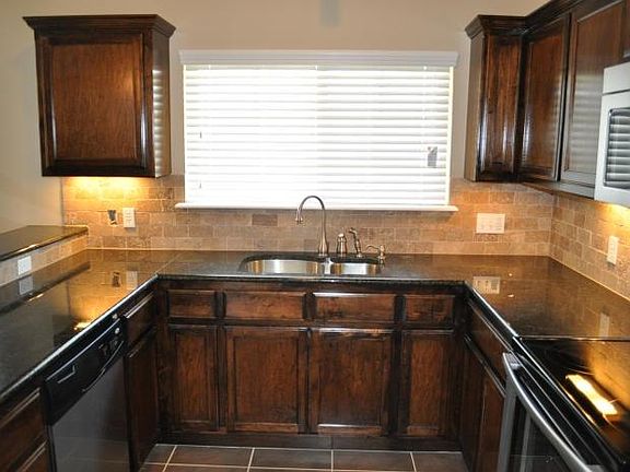 Great Layout with Breakfast Bar on left