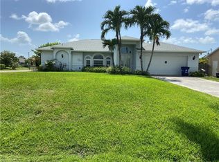 17476 Braddock Rd, Fort Myers, FL 33967