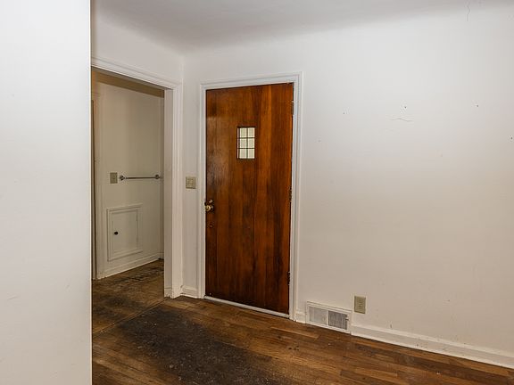 3rd image of 426 Walnut St