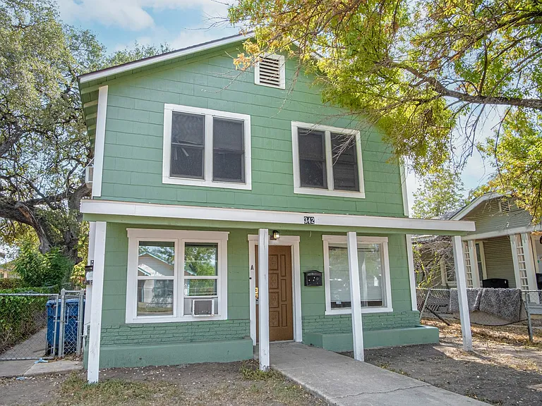 342 Vine St #A — Photo 13