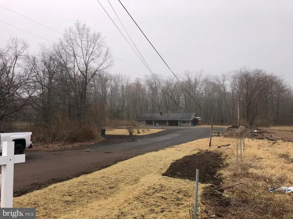 670 S West End Blvd, Quakertown, PA 18951
