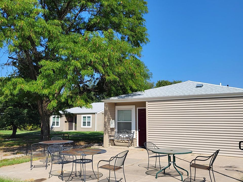 600 3rd St Downs KS Zillow