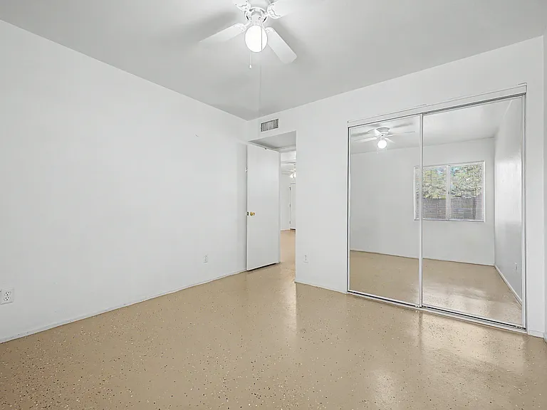 386 E Calle Arizona — Photo 14