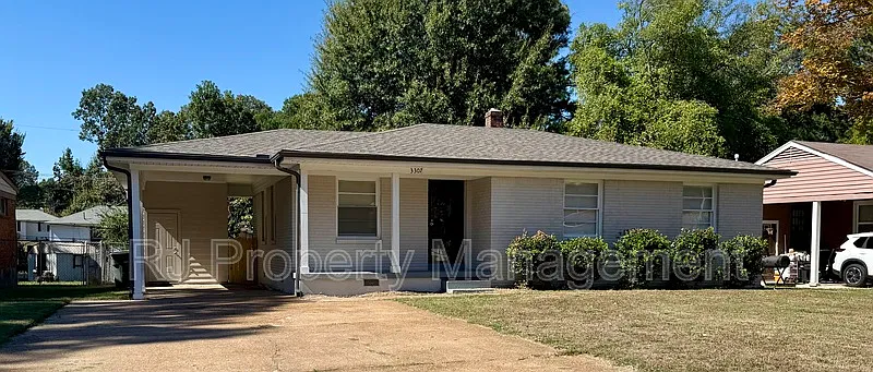 3 bed, 1.0 bath, 1100 sqft, $1,095 — Photo 2