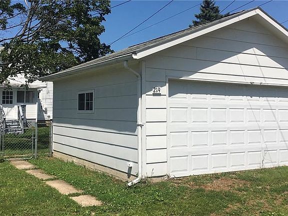5th image of 219 E Court St
