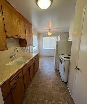 4th image of 464 Raymond Ave