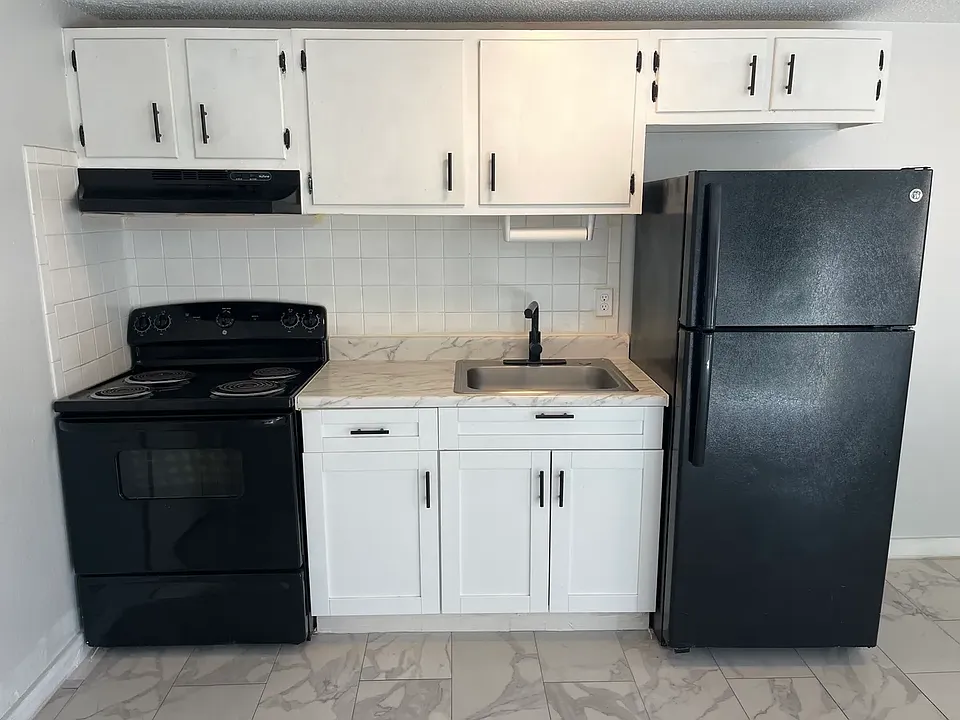 Spacious 1 Bedroom / 1 Bathroom apartment with a comfortable and functional layout.
