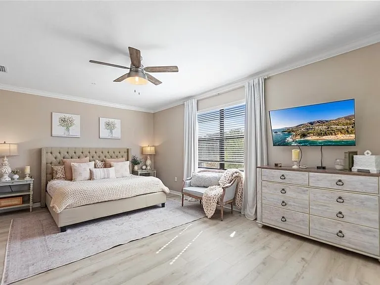 Oversized Master Bedroom with King bed