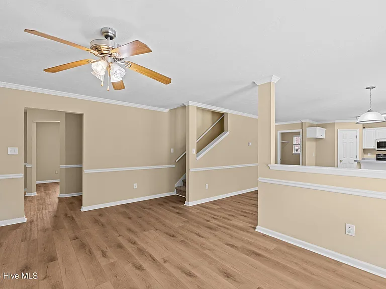 7598 Pleasantville Way — Photo 16
