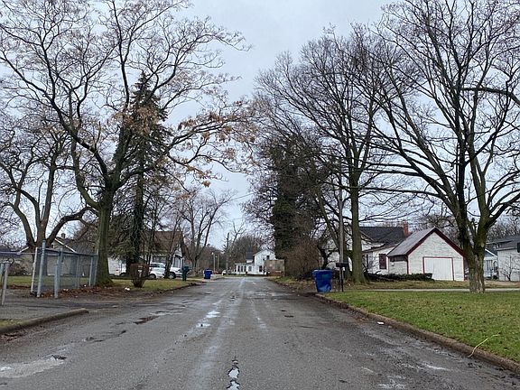 4th image of 172 Clardelle Ave