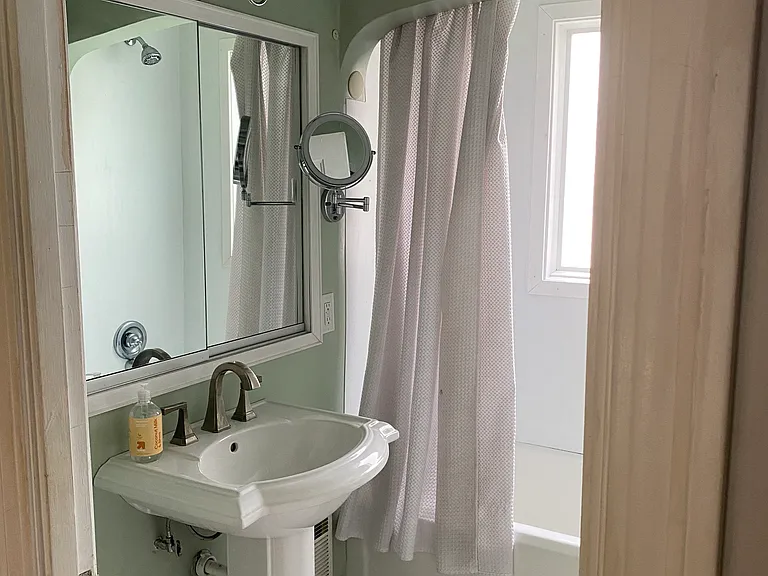 4330 S Wayne Ave — Photo 10