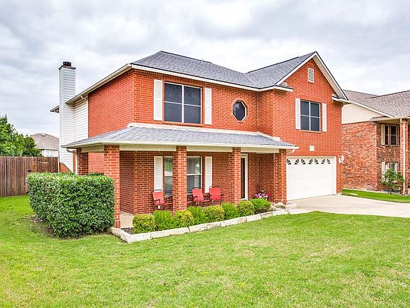2nd image of 325 Cortland Cir