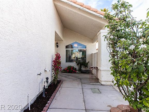 4th image of 8424 Cove Landing Ave