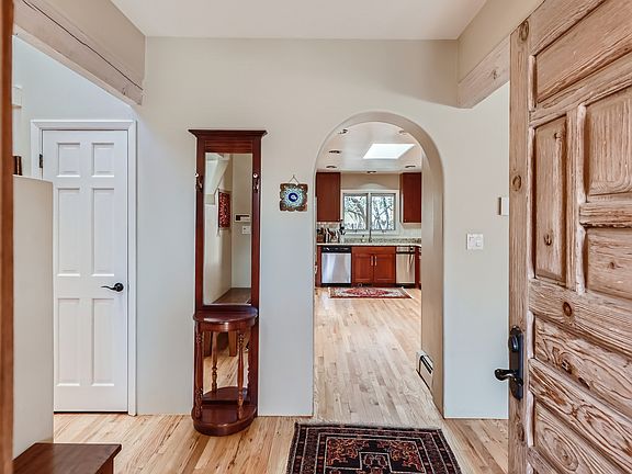 3rd image of 753 W Manhattan Ave
