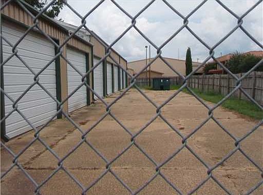 4th image of 1404 England Dr