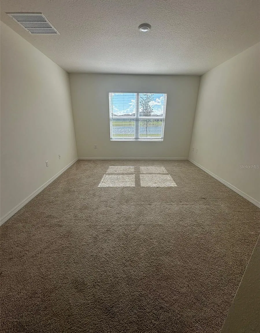 3 bed, 1725 sqft, $2,300 — Photo 4