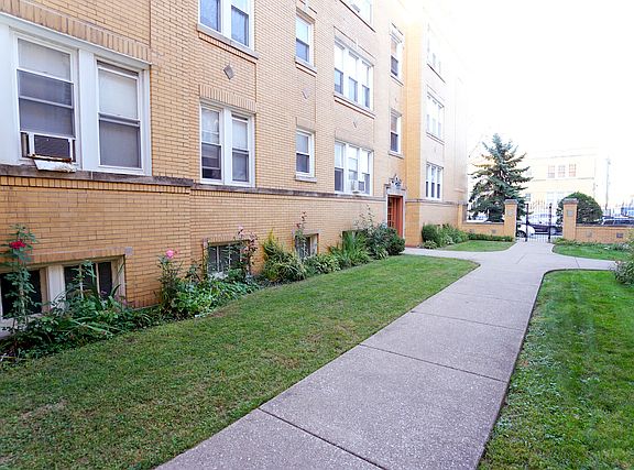 2nd image of 2948 N Laramie Ave #7