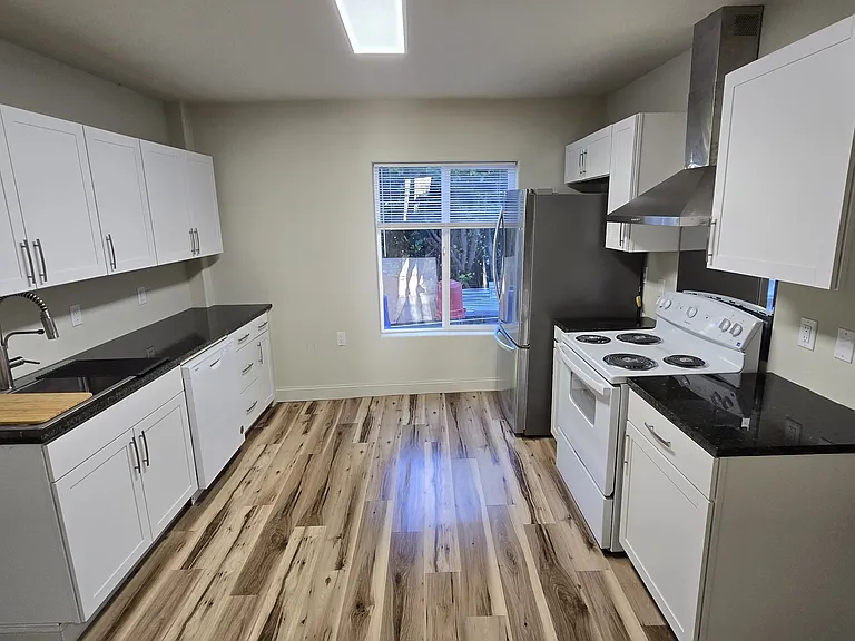 857 NW Tyler Ave #0 — Photo 10