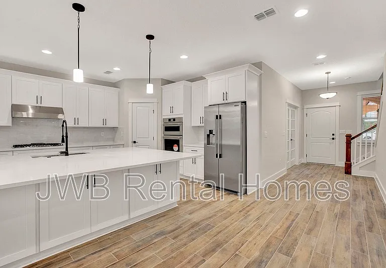 8859 Amalfi Ct — Photo 3