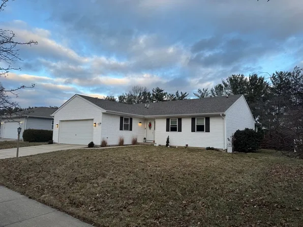 1504 White Pine Dr, Champaign, IL 61822