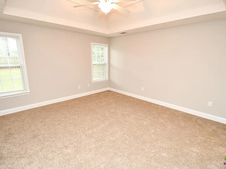 304 Newport Ave — Photo 10