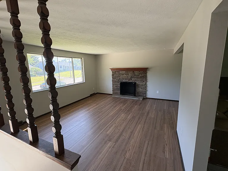 256 Monroe Dr — Photo 5