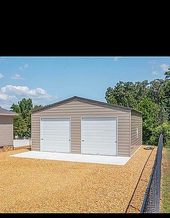 2nd image of 185 Woodland Rd