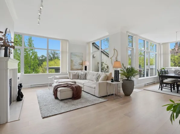 4759 Valley Dr #Penthouse 711, Vancouver, BC V6J 4B7