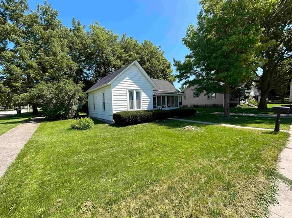 207 N Van Buren Ave, Fowler, IN 47944
