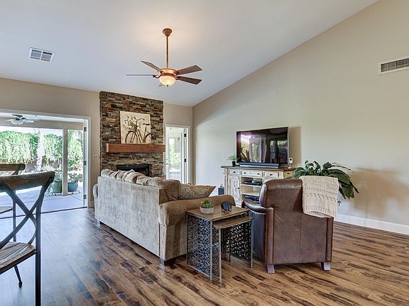 5th image of 4508 E Thistle Landing Dr