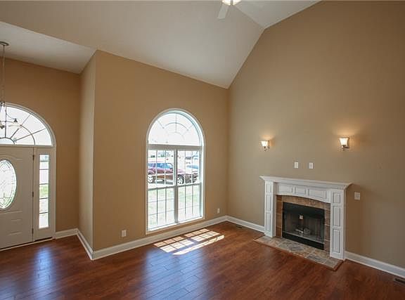 2nd image of 4 Chapel Hl Lot 4