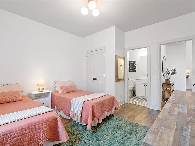 409 Carmichael Cir — Photo 35